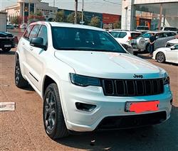 جیپ گراند شیرۆکی